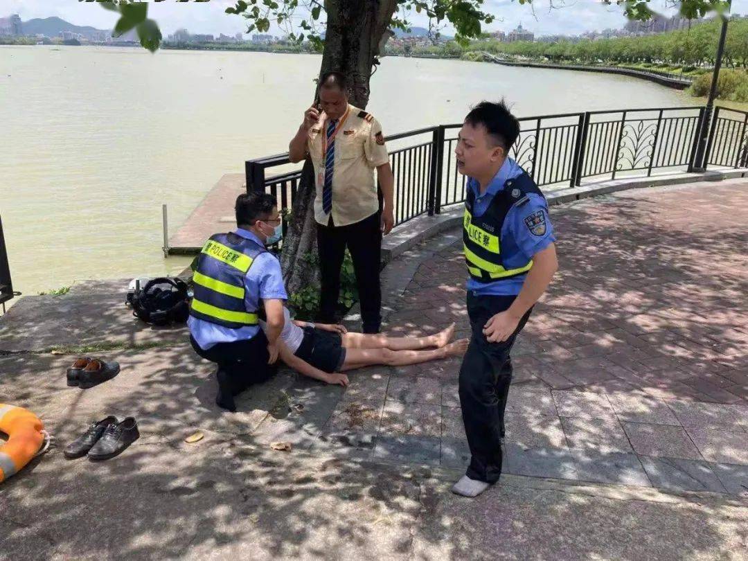 公务员面试女生服装选择与策略实录，服装的重要性与选择指南